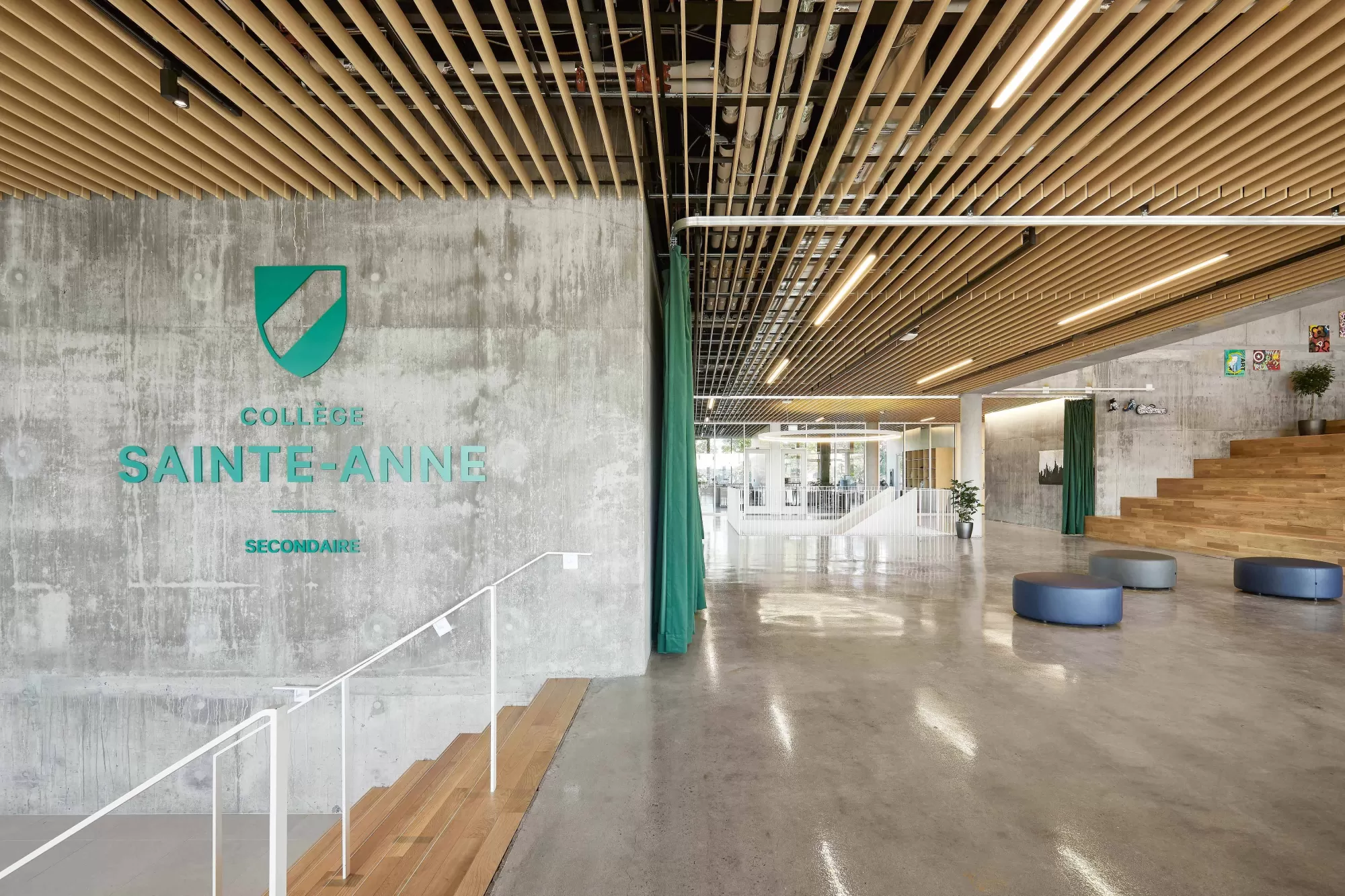 Collège Sainte-Anne in Dorval | JCB Construction Canada